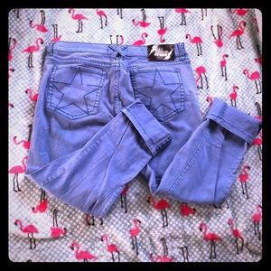 💙Blue Abbey Dawn Capris!💙